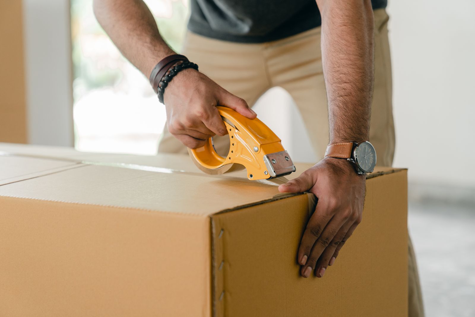 Preparing a parcel for delivery